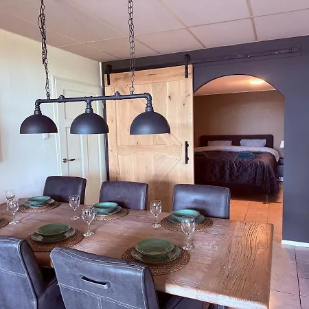 De Binnengouw Incl Hottub