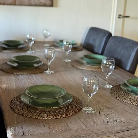 De Binnengouw Incl Hottub Feriehus