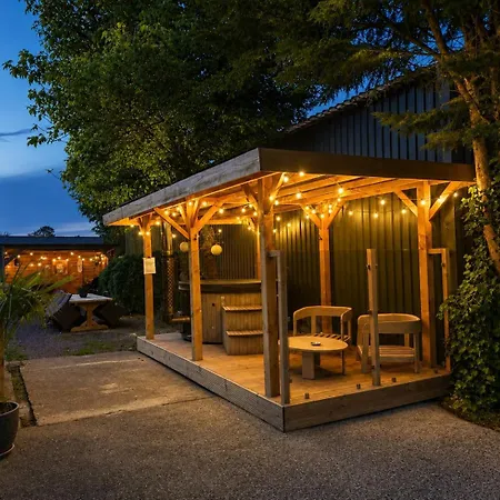 De Binnengouw Incl Hottub Ferienhaus *